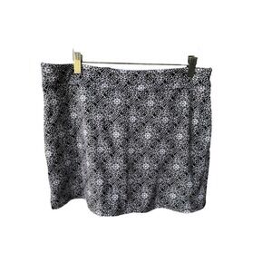 Tranquility by Colorado Clothing Skirt Skort Black White Geometric Active Small